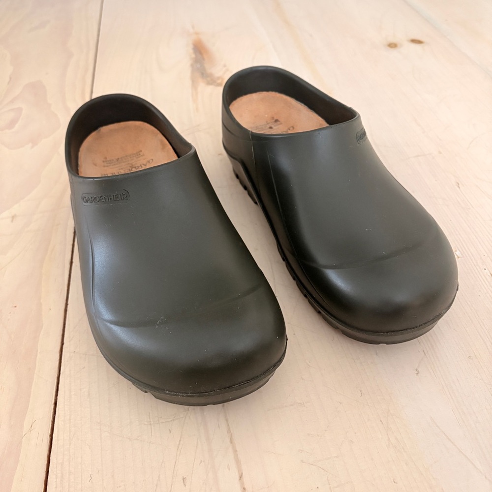 Gardenheir Italian Garden Clogs in Olive Green 40/9